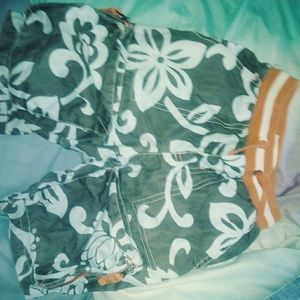 Mini Boden Hawaiian Print Shorts